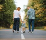 En qué condiciones se concede el incentivo de inserción a los padres
